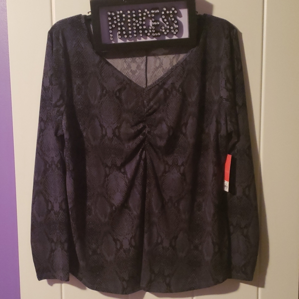 Long sleeve Vneck Shirt